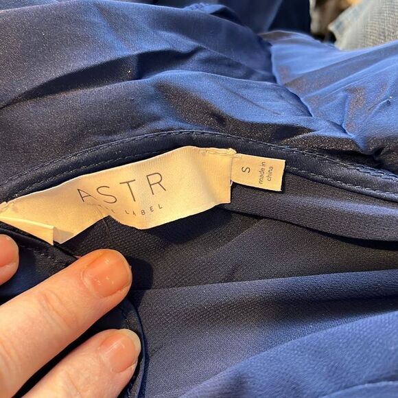 ASTR The Label Women's Wilshire Ruffle Open Back Midi Dress Navy Size Small NWT - Picture 8 of 11